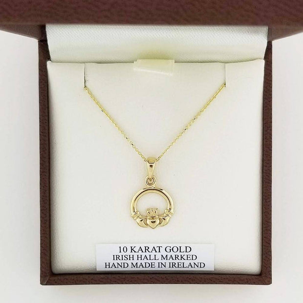 10K Yellow Gold Claddagh Pendant 10P634 with 18" Chain - Uctuk