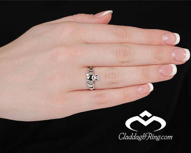 Ladies Petite Silver Claddagh Ring SL-SL1 - Uctuk