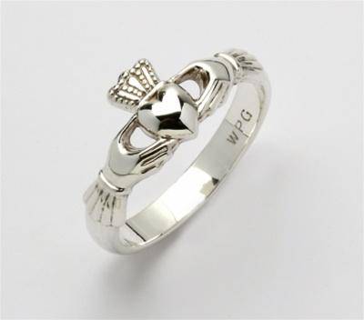 Retired Ladies Silver Claddagh Ring LSF-R103 - Uctuk