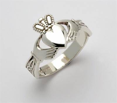 Retired Ladies Silver Claddagh Ring LSF-R116 - Uctuk