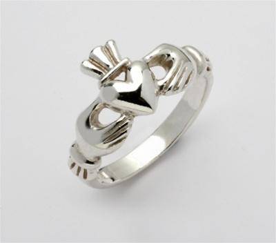 Retired Ladies Silver Claddagh Ring LSF-R119 - Uctuk