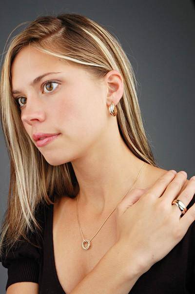 Rolling Pendant Yellow Gold w/chain - Uctuk
